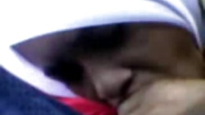 ਕਈ ਔਰਤਾਂ ਇੱਕ ਨਾਚ ਵਿੱਚ ਨੰਗੀਆਂ ਹੁੰਦੀਆਂ ਹਨ, ਆਪਣੀਆਂ ਚੂੜੀਆਂ ਵਿੱਚ ਕੁਝ ਡਿਕ ਲੈ ਰਹੀਆਂ ਹਨ